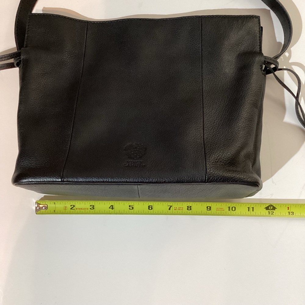VinceCamuto🆕leather crossbody shoulder bag,snap close,zip&open pockets,adj strap - Picture 7 of 16